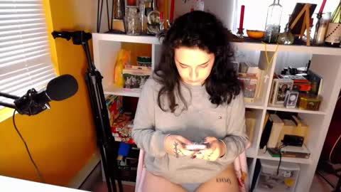 Snapshot of learaypie chatting on March 8, 2025, 9:40 pm Lea Ray Pie online show from March 8, 2025, 9:40 pm