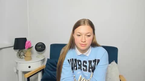 Snapshot of leaslim chatting on October 7, 2025, 4:15 pm Lea online show from October 7, 2025, 4:15 pm