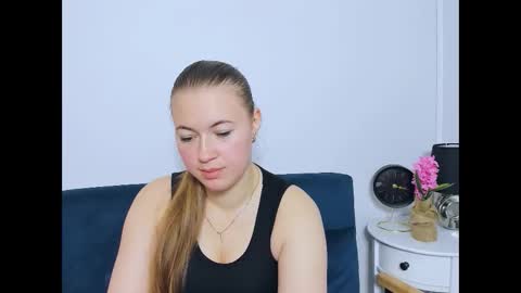 Snapshot of leaslim chatting on October 21, 2025, 4:08 pm Lea online show from October 21, 2025, 4:08 pm