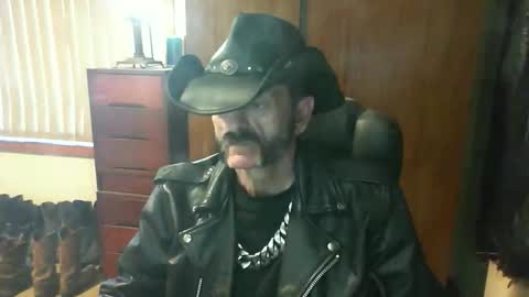 leathergreaser online show from May 7, 2026, 11:54 pm