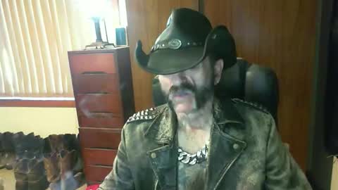leathergreaser online show from May 19, 2026, 10:27 pm