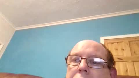 Snapshot of leatherpants68 chatting on April 15, 2026, 9:15 pm leatherpants68 online show from April 15, 2026, 9:15 pm