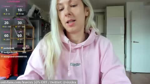 LeaVixx online show from October 31, 2025, 10:16 am