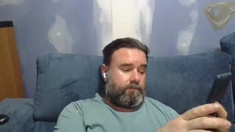 lecheare28 online show from June 1, 2026, 4:31 pm