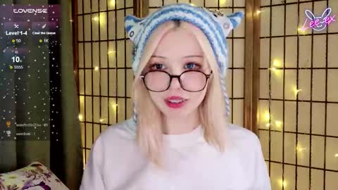 Snapshot of lee_ex chatting on December 14, 2025, 6:01 pm Lee ex online show from December 14, 2025, 6:01 pm