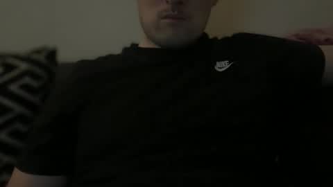 leedslad35 online show from December 8, 2024, 9:19 pm