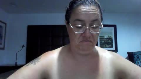 LegendsLegendaryLady online show from May 24, 2026, 8:52 am