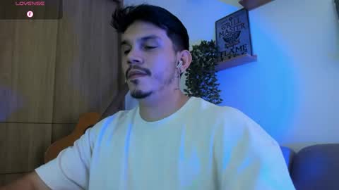Snapshot of legolas_15 chatting on April 24, 2026, 10:12 pm Alejandro online show from April 24, 2026, 10:12 pm