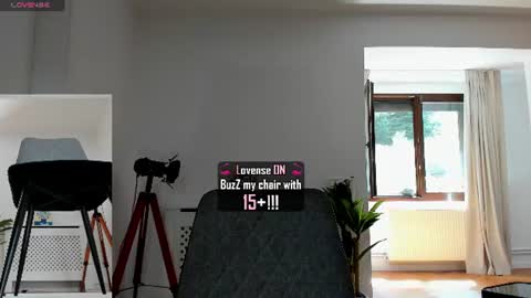 Elle  online show from July 28, 2026, 8:43 am