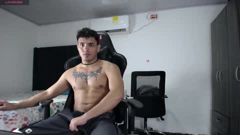  Lei  online show from December 23, 2024, 9:40 pm