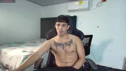  Lei  online show from February 9, 2025, 10:00 pm