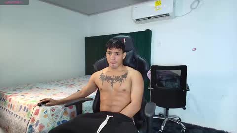  Lei  online show from February 12, 2025, 5:48 pm