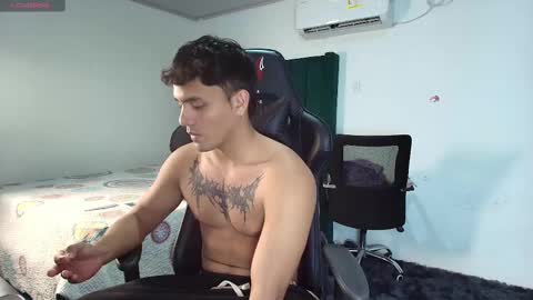  Lei  online show from February 16, 2025, 11:59 pm