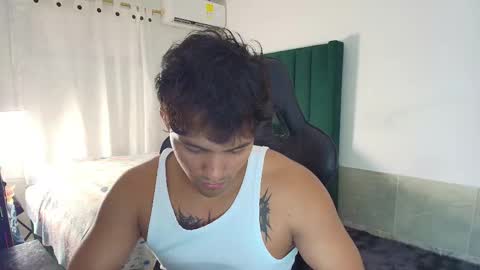  Lei  online show from October 11, 2025, 7:45 pm