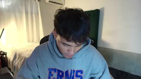  Lei  online show from November 27, 2025, 8:11 pm