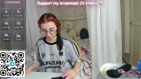 Snapshot of leia_moreno chatting on September 14, 2025, 8:57 am leia_moreno online show from September 14, 2025, 8:57 am