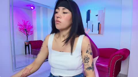 Snapshot of leia_queens chatting on January 27, 2025, 2:13 pm Leia. online show from January 27, 2025, 2:13 pm