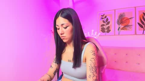 Snapshot of leia_queens chatting on February 7, 2025, 6:24 am Leia. online show from February 7, 2025, 6:24 am