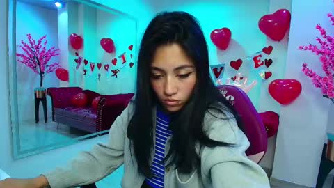 Snapshot of leia_queens chatting on February 14, 2025, 2:23 pm Leia. online show from February 14, 2025, 2:23 pm