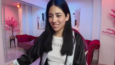 Snapshot of leia_queens chatting on March 5, 2025, 2:23 pm Leia. online show from March 5, 2025, 2:23 pm