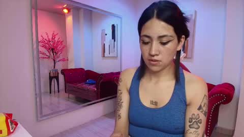Snapshot of leia_queens chatting on March 6, 2025, 5:22 pm Leia. online show from March 6, 2025, 5:22 pm