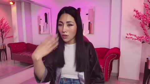 Snapshot of leia_queens chatting on March 12, 2025, 6:11 pm Leia. online show from March 12, 2025, 6:11 pm