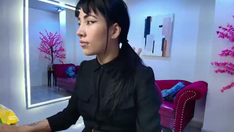 Snapshot of leia_queens chatting on October 9, 2025, 5:33 pm Leia. online show from October 9, 2025, 5:33 pm