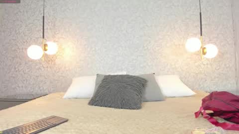 LEIGH ANGELS online show from March 18, 2026, 9:40 pm