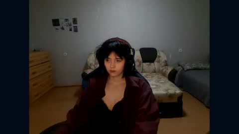 Snapshot of leigharedcross chatting on April 21, 2026, 2:51 am Viola online show from April 21, 2026, 2:51 am