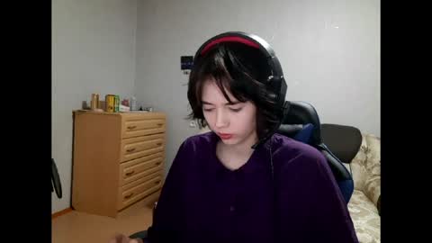 Snapshot of leigharedcross chatting on May 20, 2026, 9:21 pm Viola online show from May 20, 2026, 9:21 pm