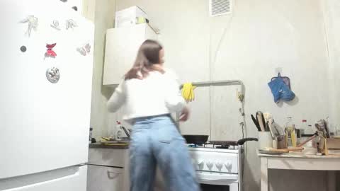 Snapshot of leila_bambi_ chatting on March 10, 2026, 2:55 pm leila_bambi_ online show from March 10, 2026, 2:55 pm