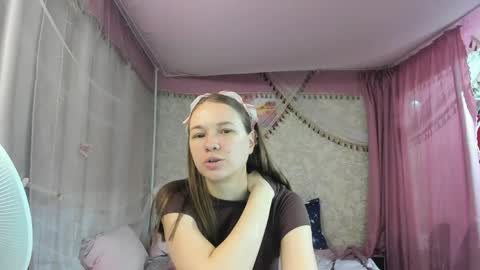 Snapshot of leila_bambi_ chatting on April 2, 2026, 5:43 pm leila_bambi_ online show from April 2, 2026, 5:43 pm