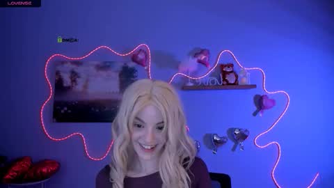 leila_viper_ online show from February 25, 2026, 8:51 pm