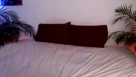 LEILA LUNA online show from August 4, 2026, 10:56 pm