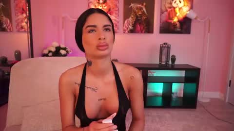 Leila online show from June 26, 2026, 9:35 am