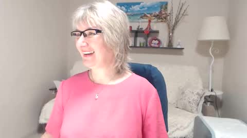 Snapshot of leilamays chatting on February 6, 2026, 5:45 am Leila Kinky online show from February 6, 2026, 5:45 am