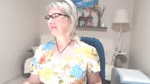 Snapshot of leilamays chatting on June 22, 2026, 4:09 am Leila Kinky online show from June 22, 2026, 4:09 am