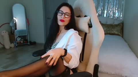 leilamurray online show from February 20, 2025, 10:05 am