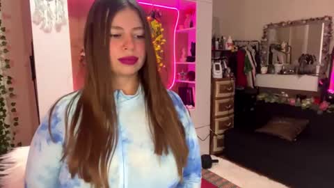 Leila online show from December 2, 2025, 10:20 am