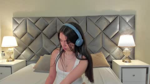 Snapshot of leizathompson chatting on September 17, 2025, 7:37 pm Leizathompson online show from September 17, 2025, 7:37 pm