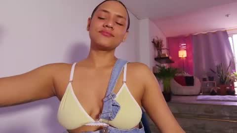 Snapshot of leja_ chatting on June 22, 2026, 5:32 pm Leja online show from June 22, 2026, 5:32 pm