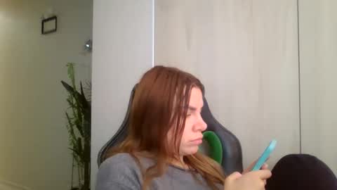 Snapshot of lena6122000 chatting on September 30, 2025, 10:09 am lena6122000 online show from September 30, 2025, 10:09 am