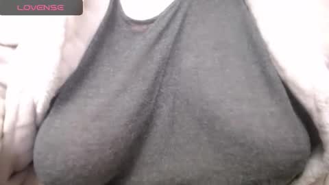 lenagolden online show from December 8, 2024, 4:46 am