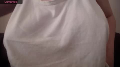 lenagolden online show from February 21, 2026, 9:32 am