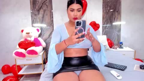 Snapshot of lenathompson chatting on February 21, 2025, 4:40 am Lenathompson online show from February 21, 2025, 4:40 am