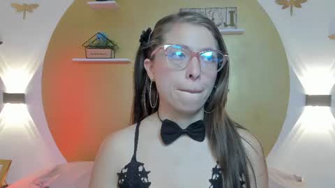 Lenna  online show from June 18, 2026, 11:25 am