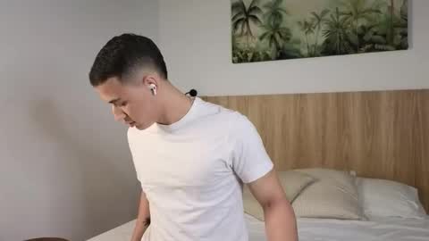 Snapshot of leo_delvey chatting on October 19, 2025, 7:53 am leo online show from October 19, 2025, 7:53 am