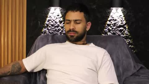 Leo  Diaz online show from February 14, 2026, 2:08 am