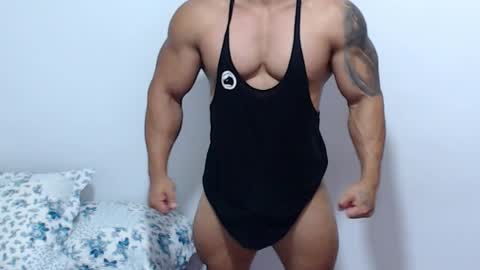 Snapshot of leo_muscleboy chatting on May 12, 2026, 9:56 pm Leo online show from May 12, 2026, 9:56 pm