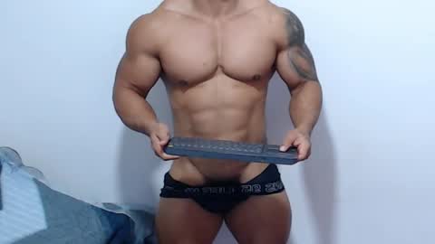 Snapshot of leo_muscleboy chatting on June 2, 2026, 4:14 am Leo online show from June 2, 2026, 4:14 am